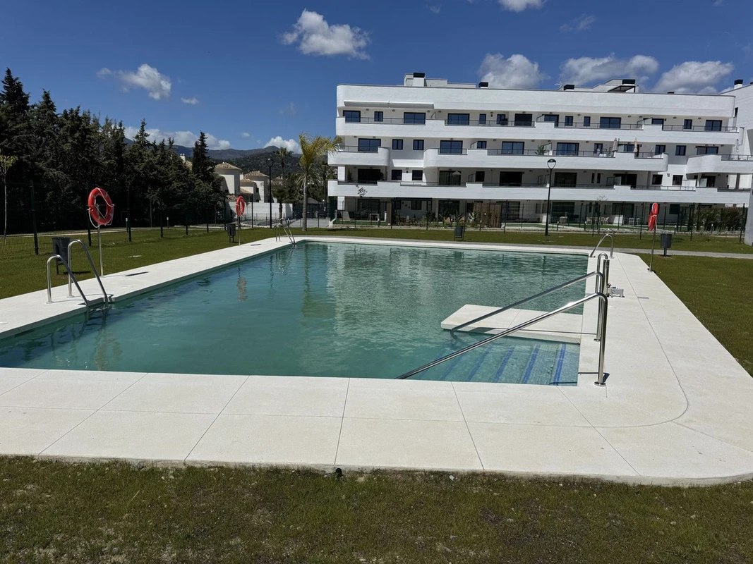 2-5bd7b9d04b45e33852eaf0ec6670150d