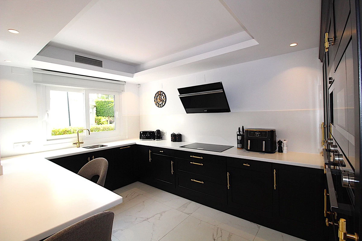 8-e64a9055bba3e77ac8aca3b893cdf826