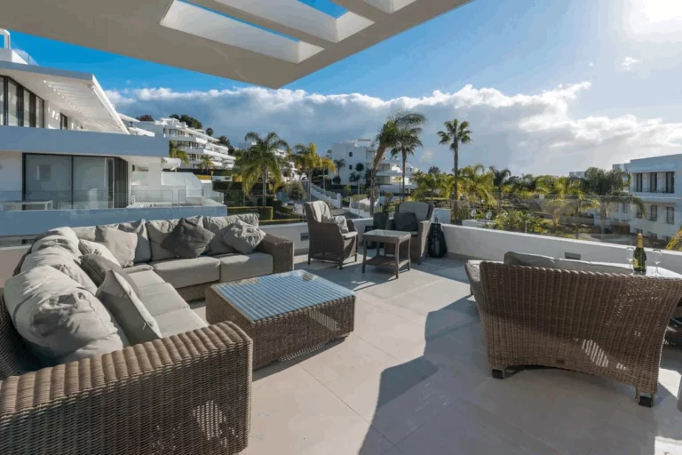 R5044249 | Penthouse in Estepona – € 1,195,000 – 3 beds, 2 baths