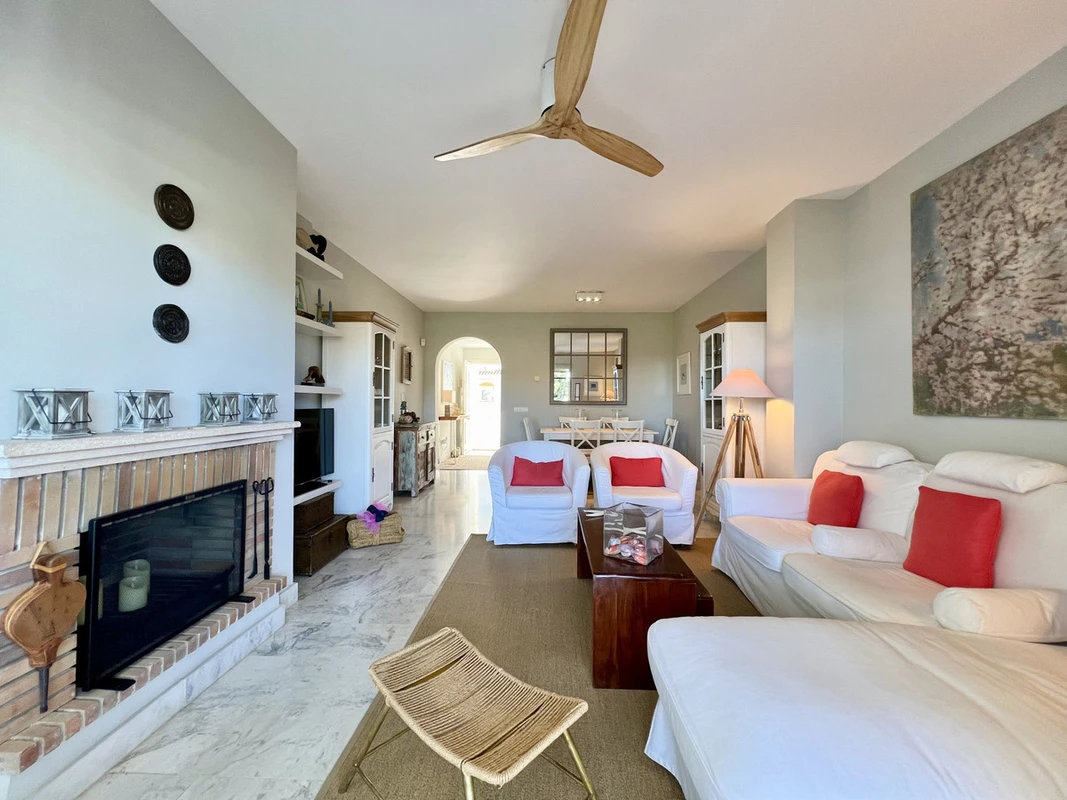 2-5bd7b9d04b45e33852eaf0ec6670150d