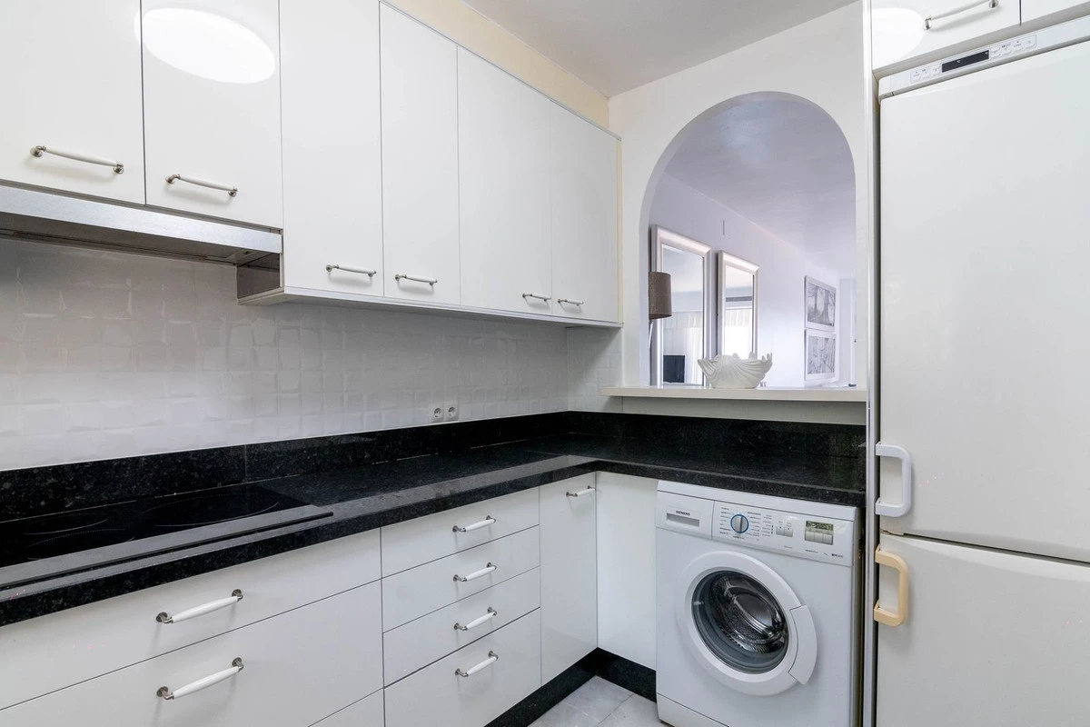 8-e64a9055bba3e77ac8aca3b893cdf826