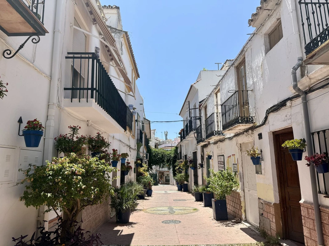 2-5bd7b9d04b45e33852eaf0ec6670150d