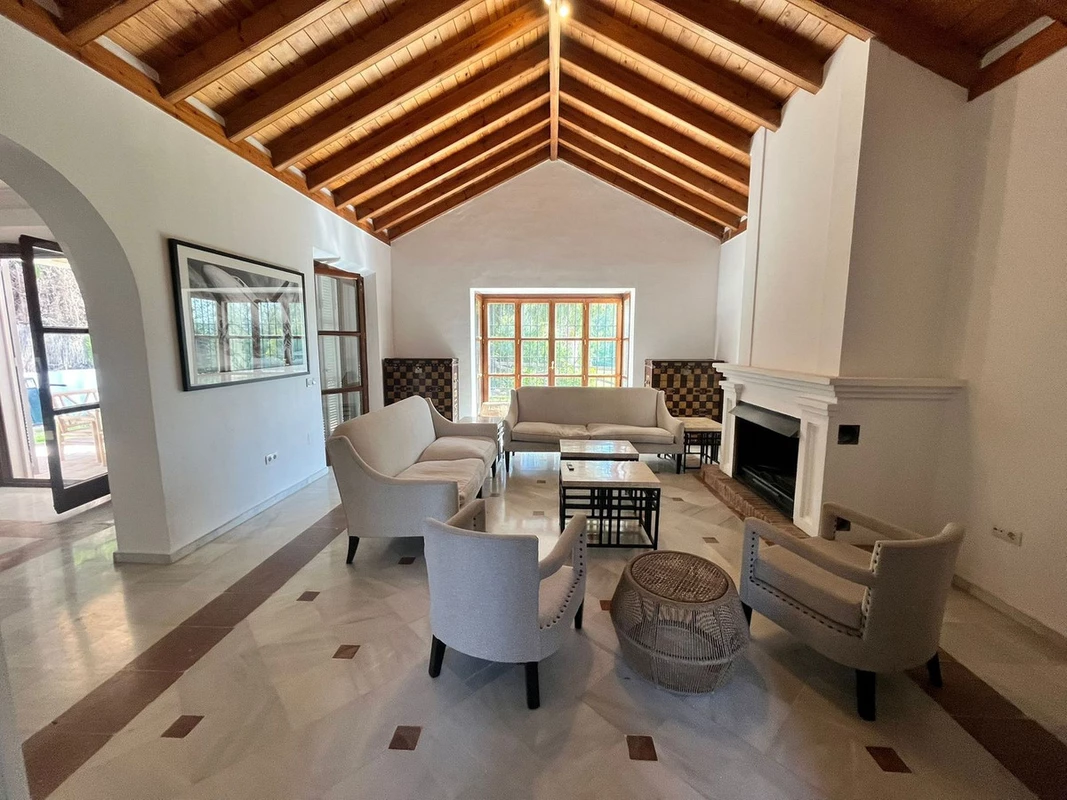 2-5bd7b9d04b45e33852eaf0ec6670150d