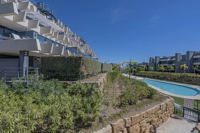 R5177197 | Ground Floor Apartment in Selwo – € 530,000 – 3 beds, 2 baths