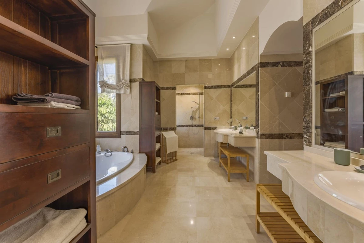 9-467d0cee5b725f3ef65f102a0c2e69c0