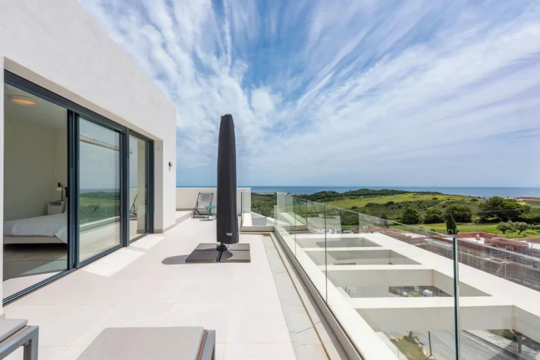 R5199346 | Penthouse Duplex in Estepona – € 745,000 – 3 beds, 2 baths