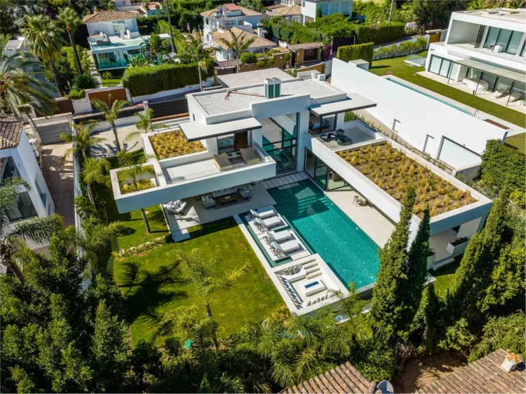 R4975150 | Detached Villa in Nueva Andalucía – € 5,995,000 – 5 beds, 6.5 baths