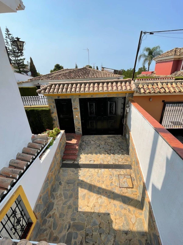 8-e64a9055bba3e77ac8aca3b893cdf826