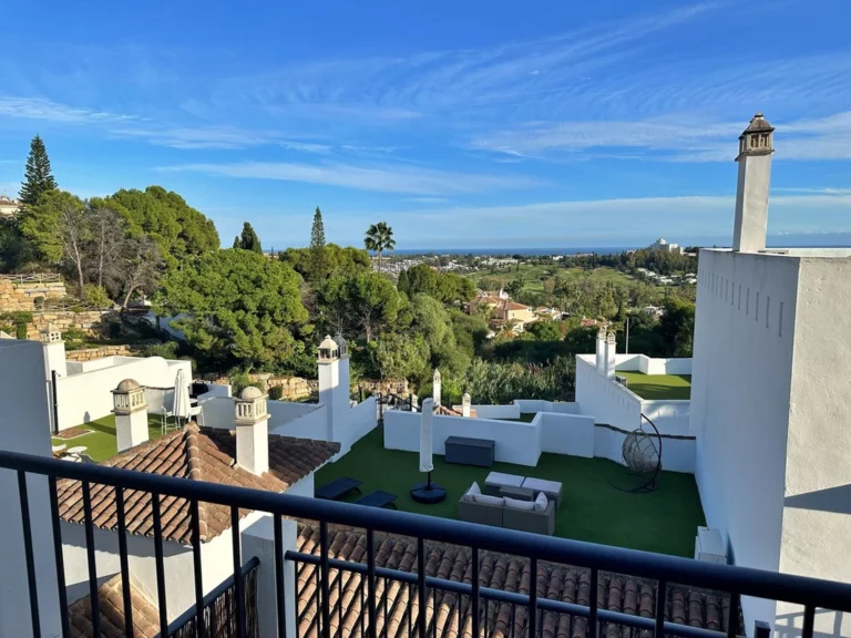 R5221927 | Middle Floor Apartment in El Paraiso – € 750,000 – 5 beds, 4 baths