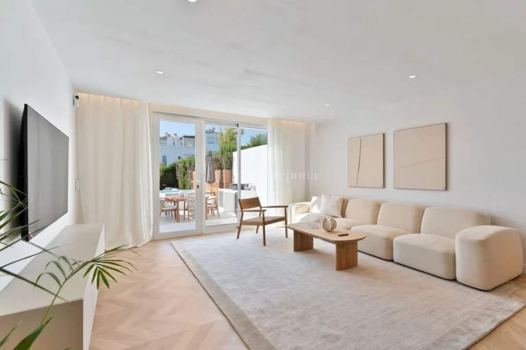 885-00468P | Town House in Marbella Golden Mile – € 995,000 – 4 beds, 4 baths
