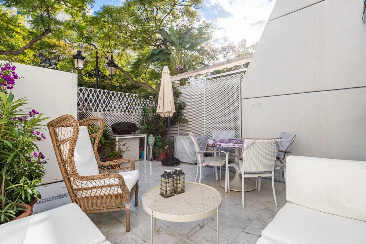 9-467d0cee5b725f3ef65f102a0c2e69c0