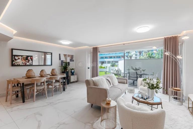 884-00221P | Apartment in San Pedro de Alcantara – € 775,000 – 2 beds, 2 baths