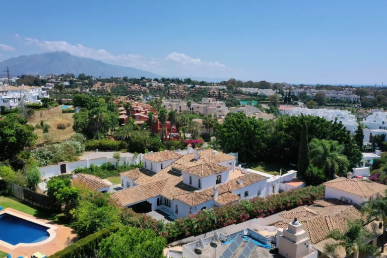 R4676575 | Detached Villa in El Paraiso – € 3,850,000 – 6 beds, 7 baths