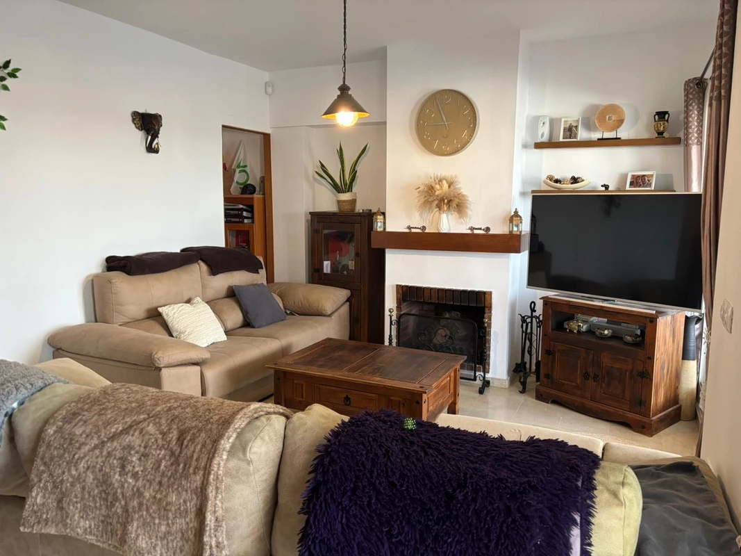 2-5bd7b9d04b45e33852eaf0ec6670150d