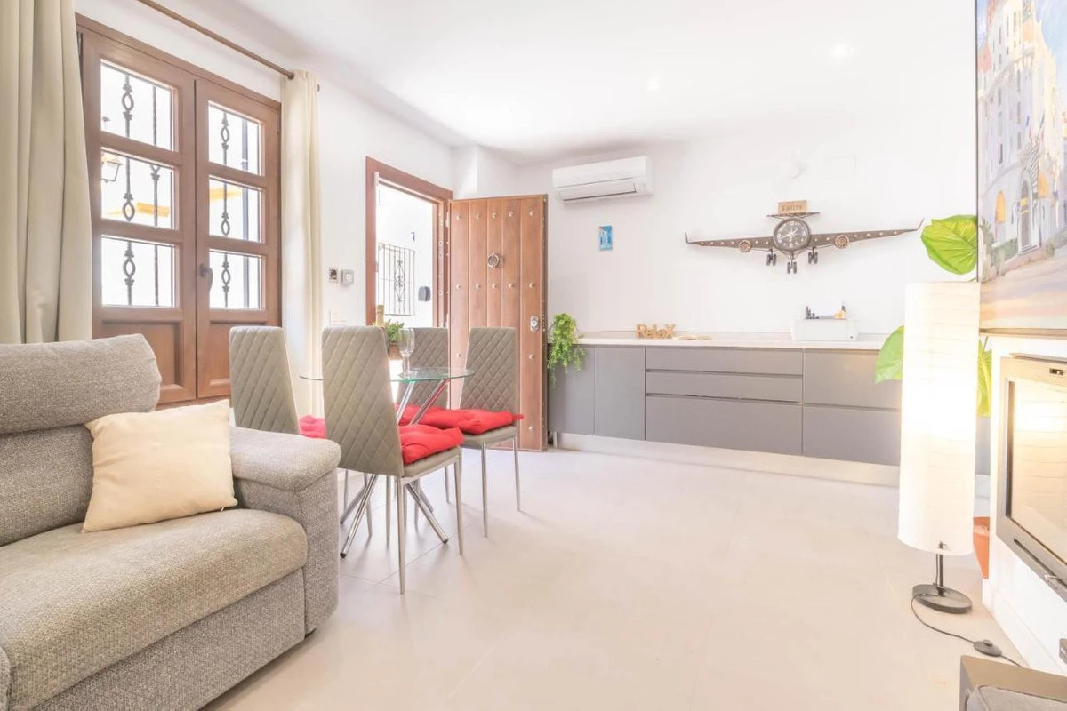 2-5bd7b9d04b45e33852eaf0ec6670150d