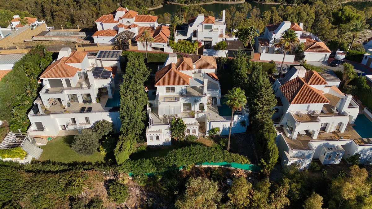 7-aa4cc561180b369757c0bb4af9886cd3