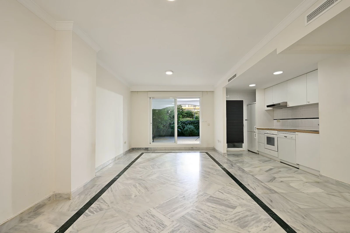 8-e64a9055bba3e77ac8aca3b893cdf826