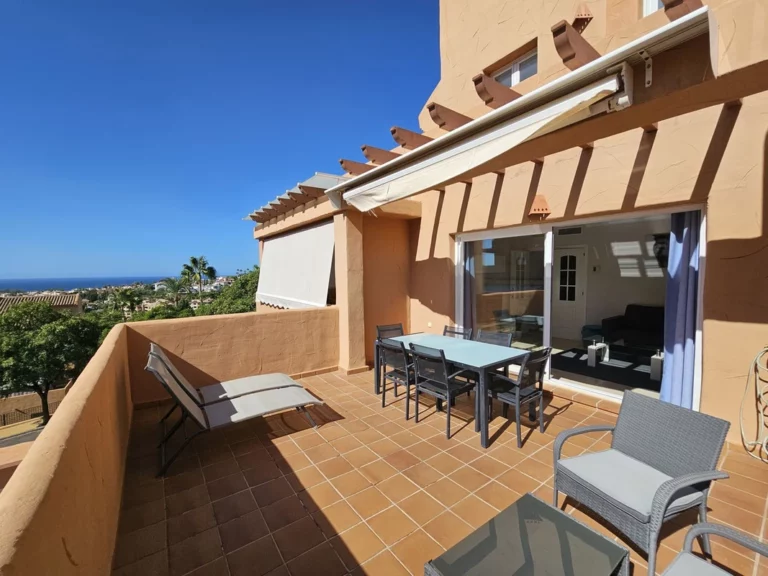 R4845691 | Middle Floor Apartment in Elviria – € 359,000 – 2 beds, 2 baths