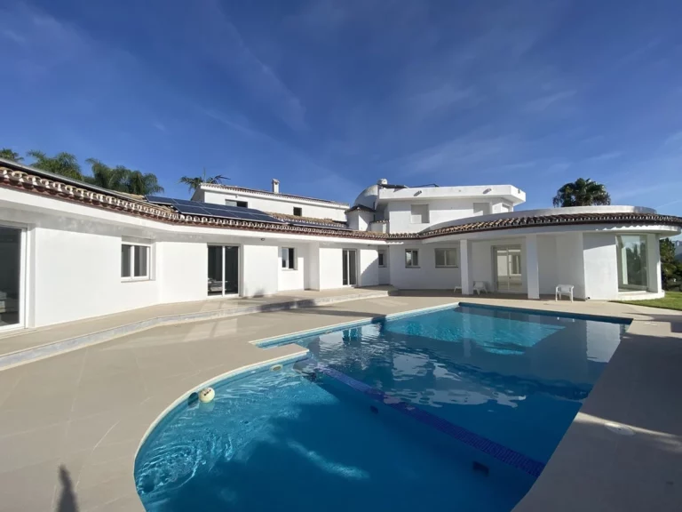 R5220130 | Detached Villa in El Paraiso – € 3,500,000 – 4 beds, 4 baths