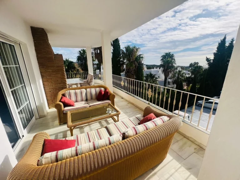 R5229388 | Penthouse in Estepona – € 329,000 – 2 beds, 2 baths