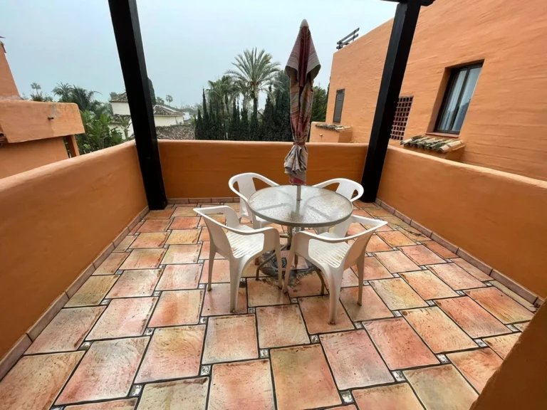 R5229748 | Middle Floor Apartment in Estepona – € 295,000 – 2 beds, 2 baths