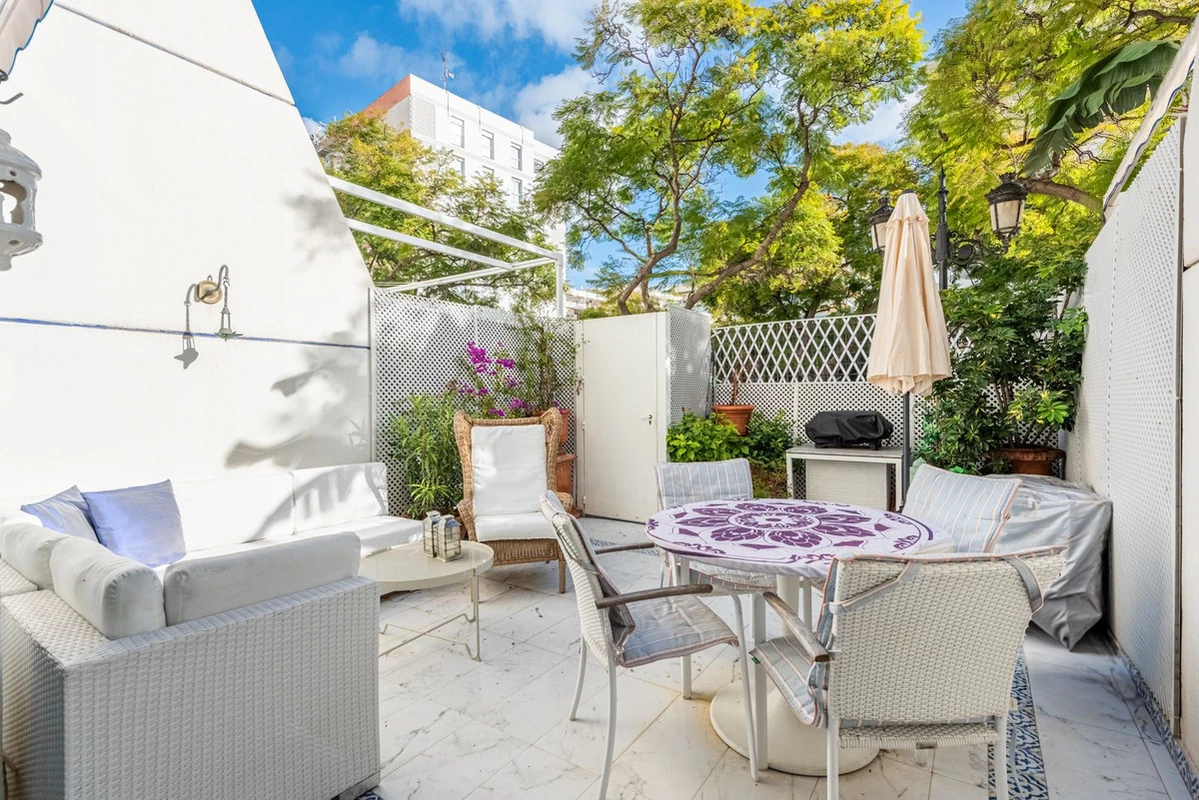 8-e64a9055bba3e77ac8aca3b893cdf826