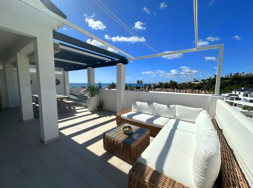 2-5bd7b9d04b45e33852eaf0ec6670150d