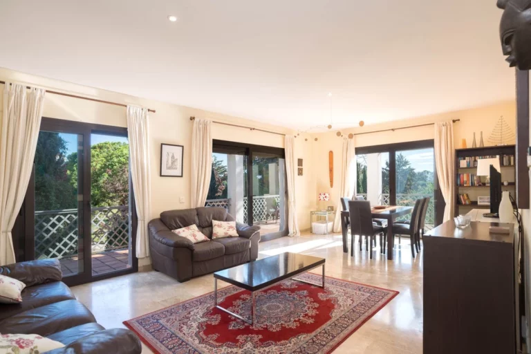 R5216704 | Middle Floor Apartment in Río Real – € 549,000 – 2 beds, 3 baths