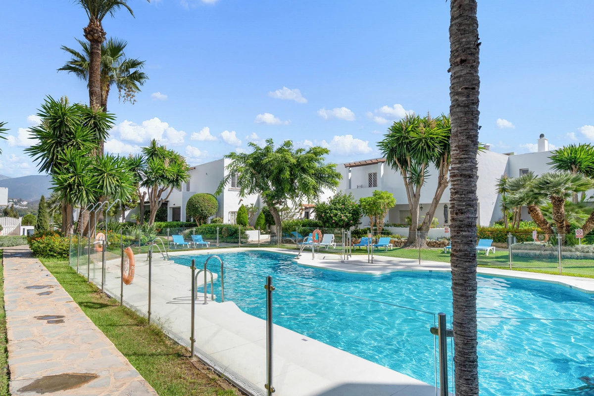 2-5bd7b9d04b45e33852eaf0ec6670150d