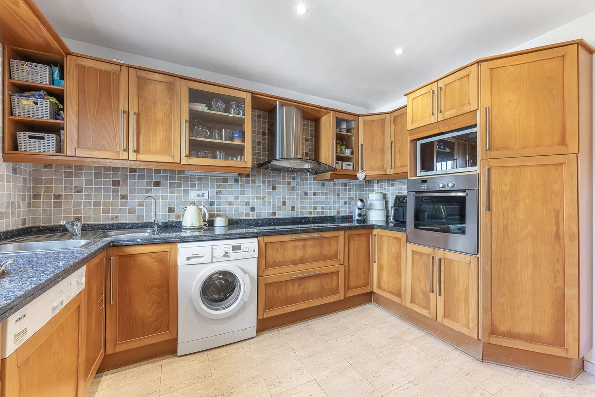 3-e898b2bb2a2fdfd06d2c39894dce8316