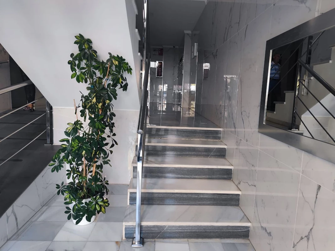 2-5bd7b9d04b45e33852eaf0ec6670150d