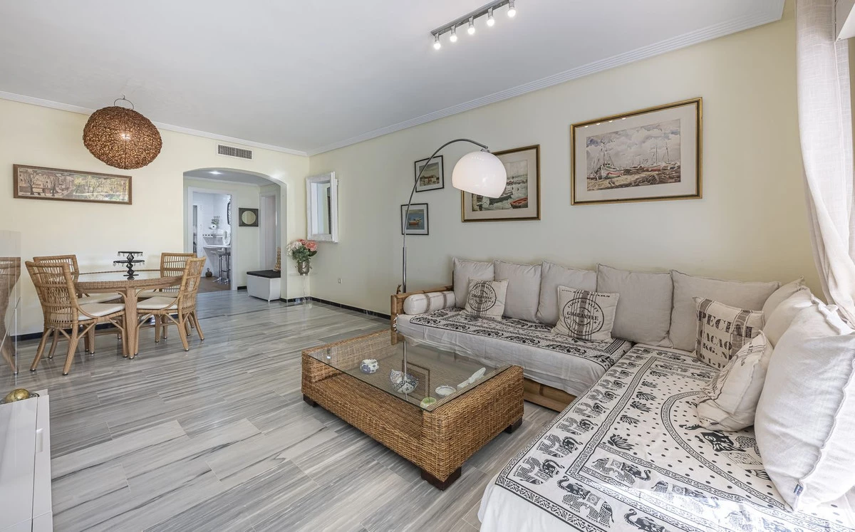 8-e64a9055bba3e77ac8aca3b893cdf826