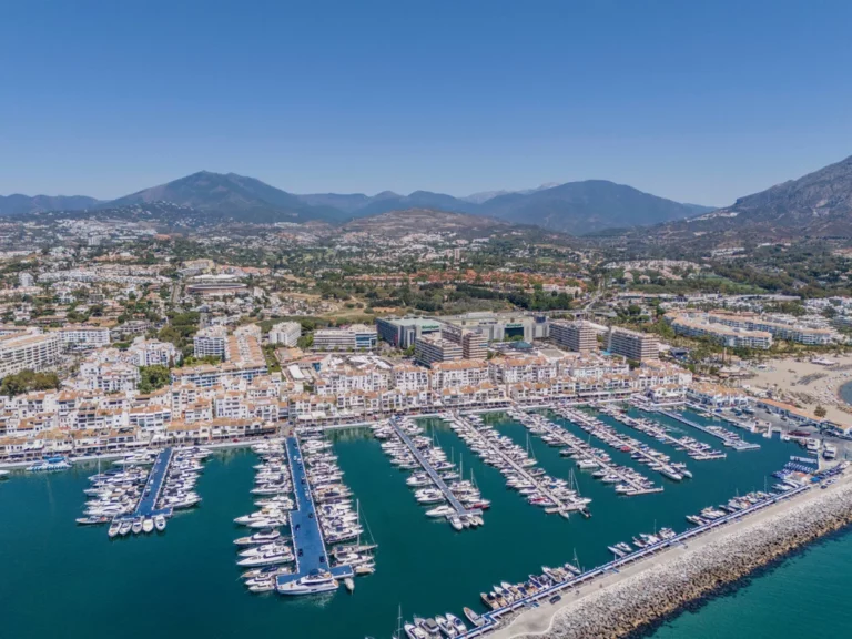 R5165149 | Middle Floor Apartment in Puerto Banús – € 850,000 – 3 beds, 3 baths