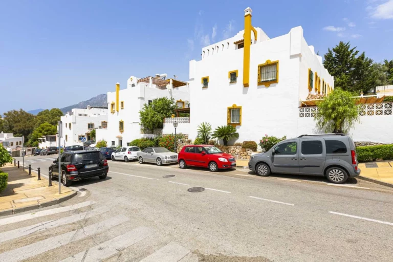 R5134732 | Townhouse in Marbella – € 550,000 – 4 beds, 3 baths