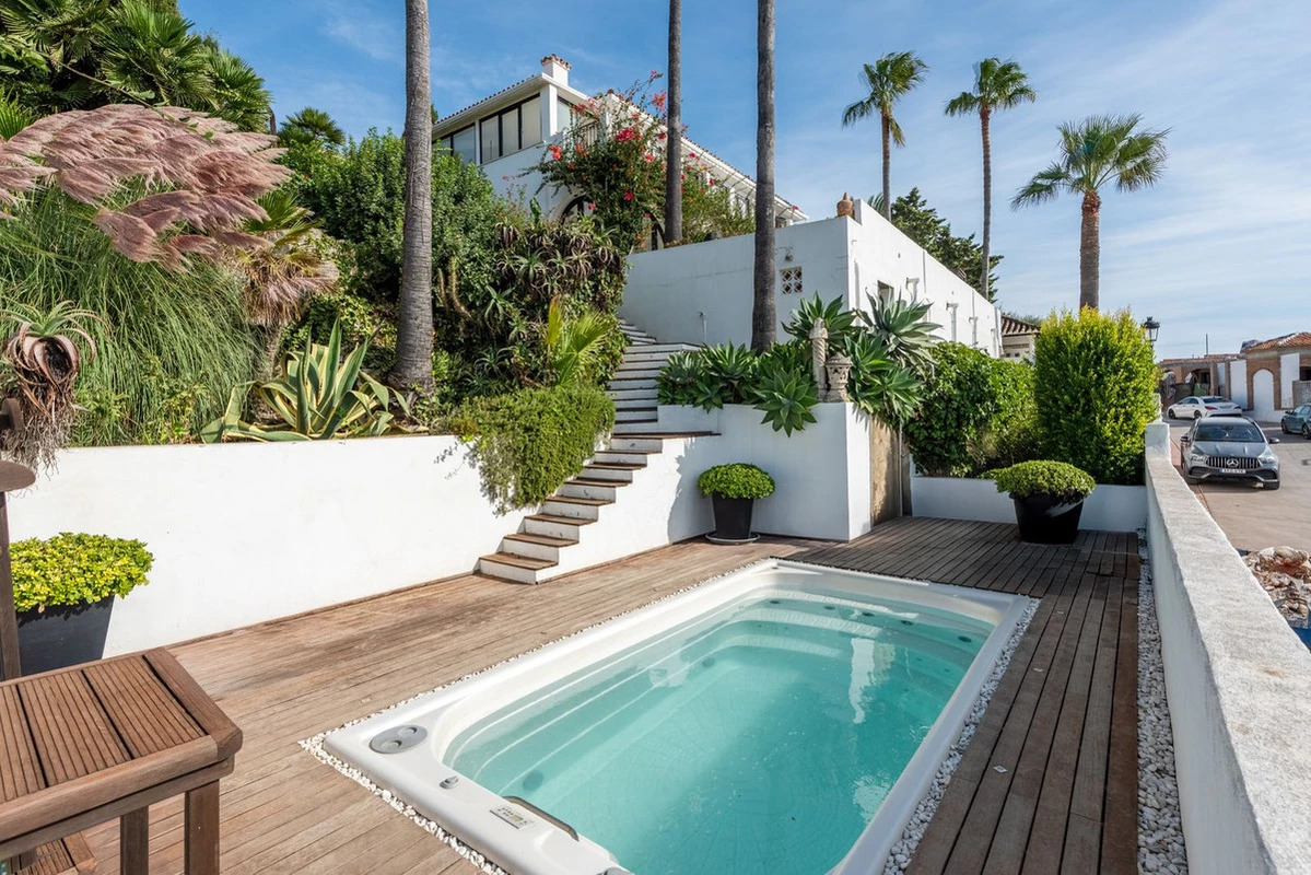 7-aa4cc561180b369757c0bb4af9886cd3