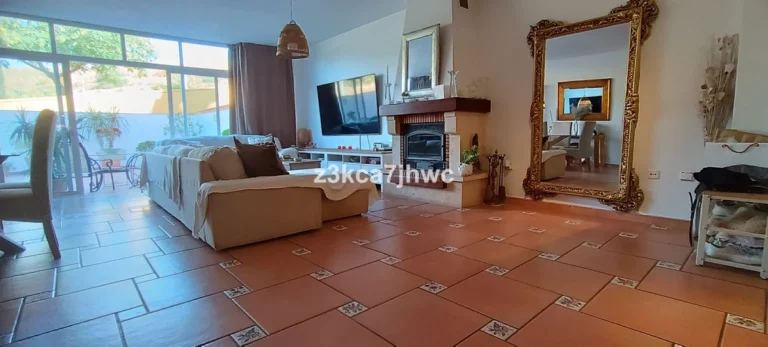 R5199874 | Townhouse in Estepona – € 636,000 – 5 beds, 4 baths