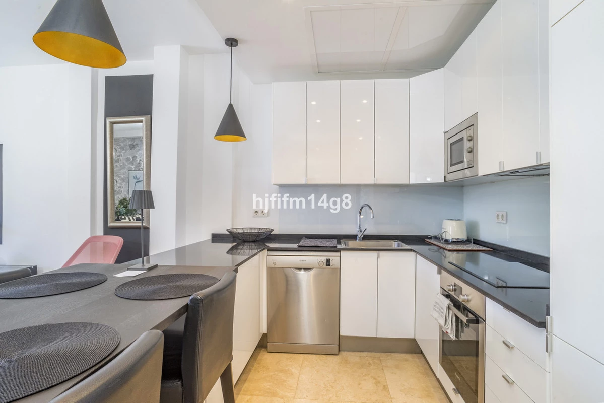 8-e64a9055bba3e77ac8aca3b893cdf826