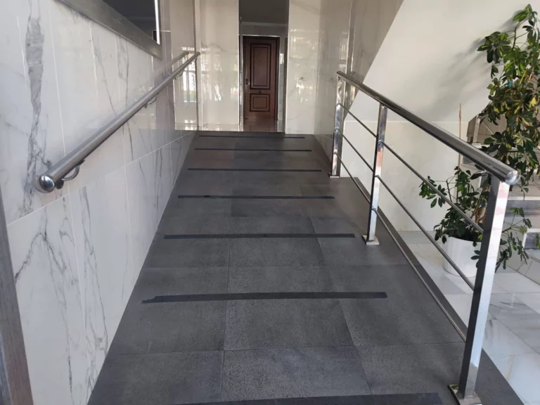 R5218501 | Middle Floor Apartment in San Pedro de Alcántara – € 287,000 – 2 beds, 1 baths