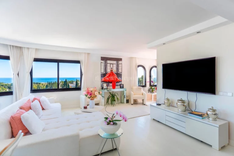 MPA6189 | Penthouse in Marbella Golden Mile – € 1,825,000 – 3 beds, 2 baths