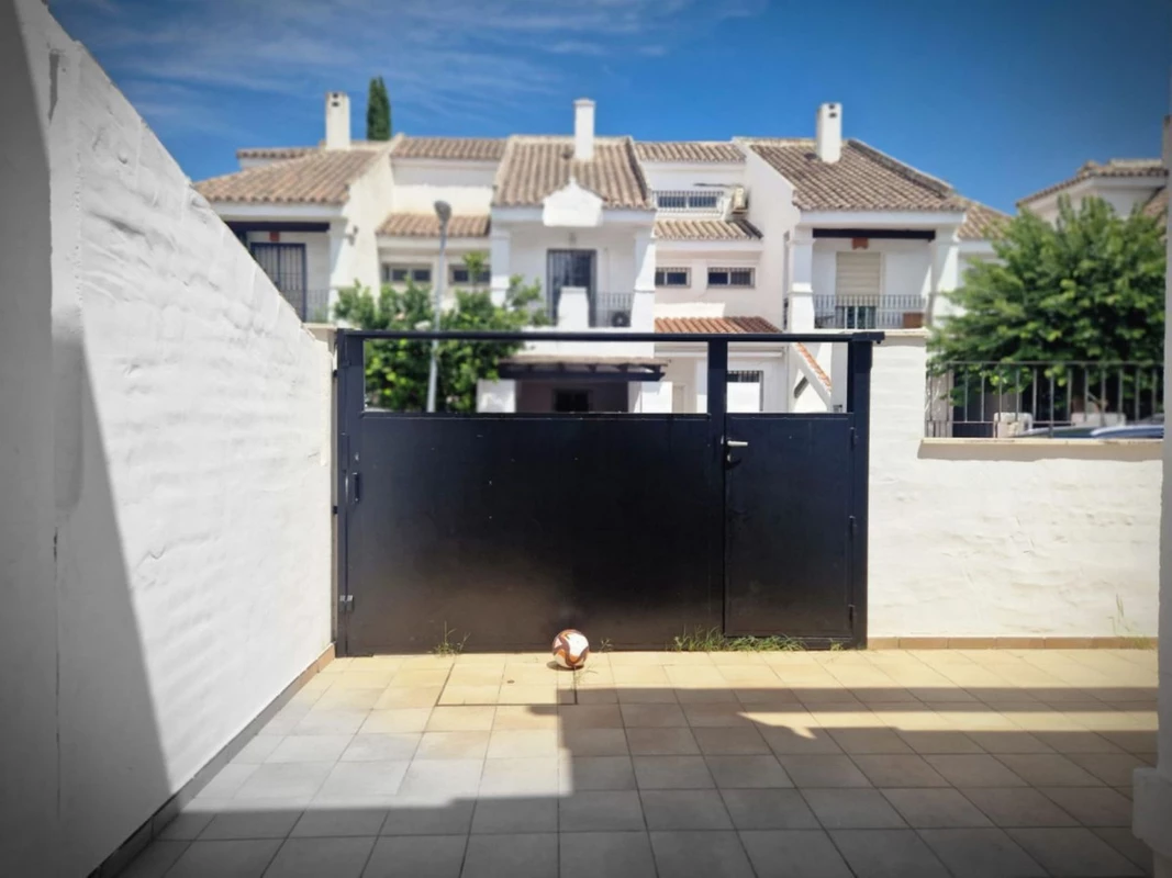 2-5bd7b9d04b45e33852eaf0ec6670150d