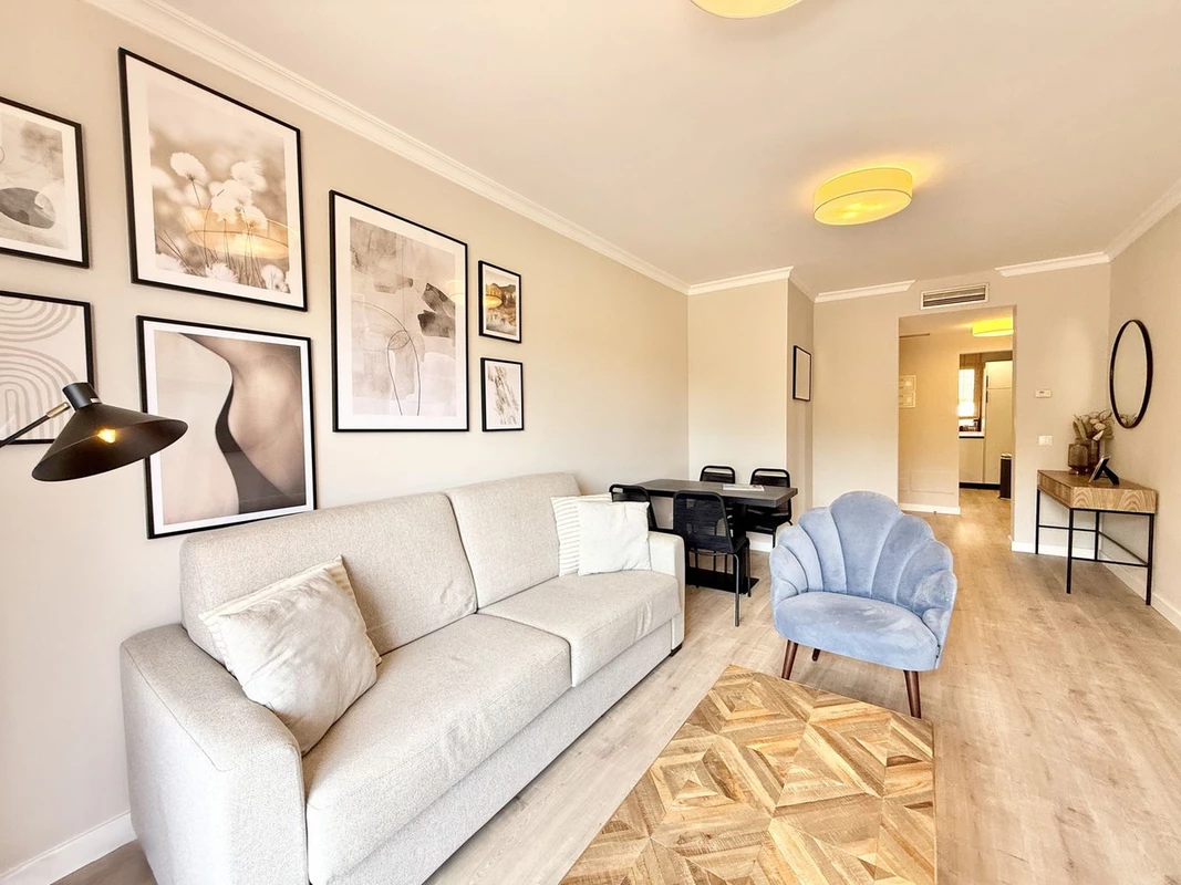 9-467d0cee5b725f3ef65f102a0c2e69c0