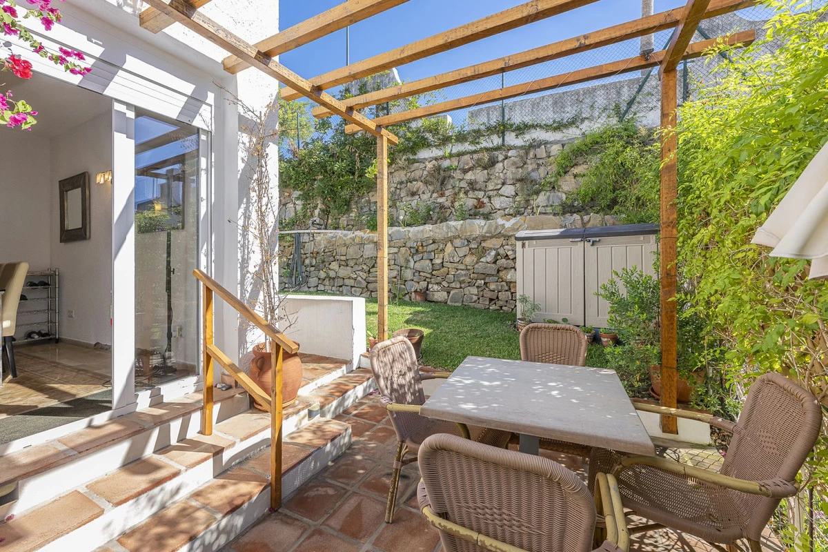 2-5bd7b9d04b45e33852eaf0ec6670150d