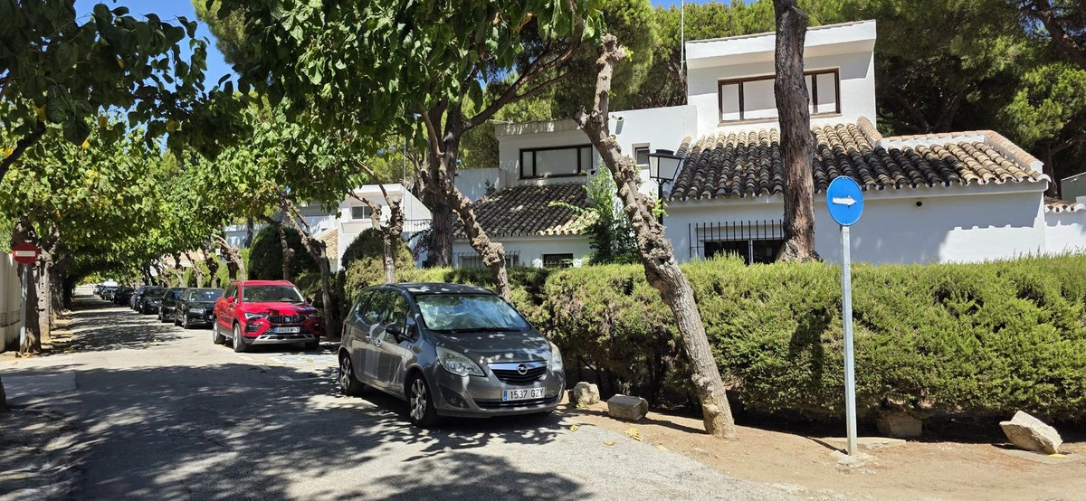 2-5bd7b9d04b45e33852eaf0ec6670150d