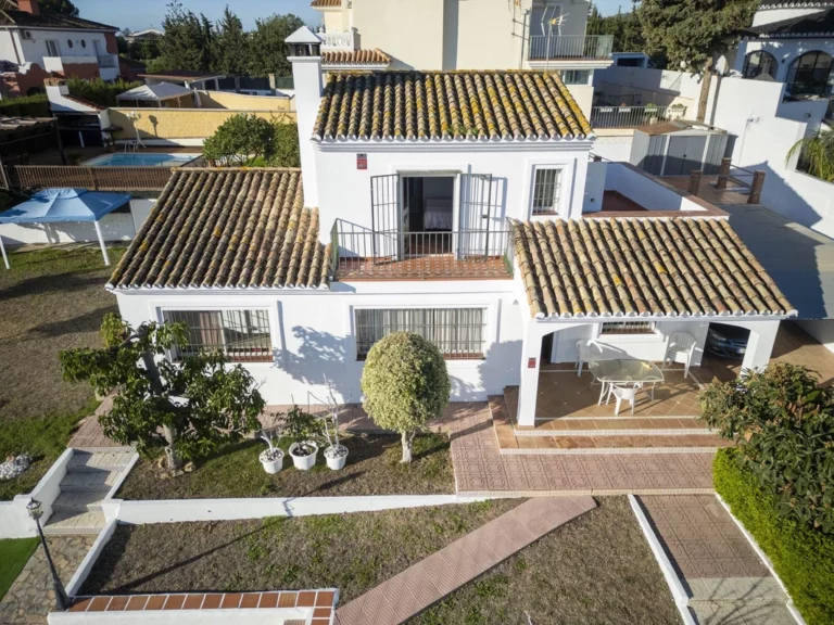R5225617 | Detached Villa in Estepona – € 998,500 – 3 beds, 2 baths