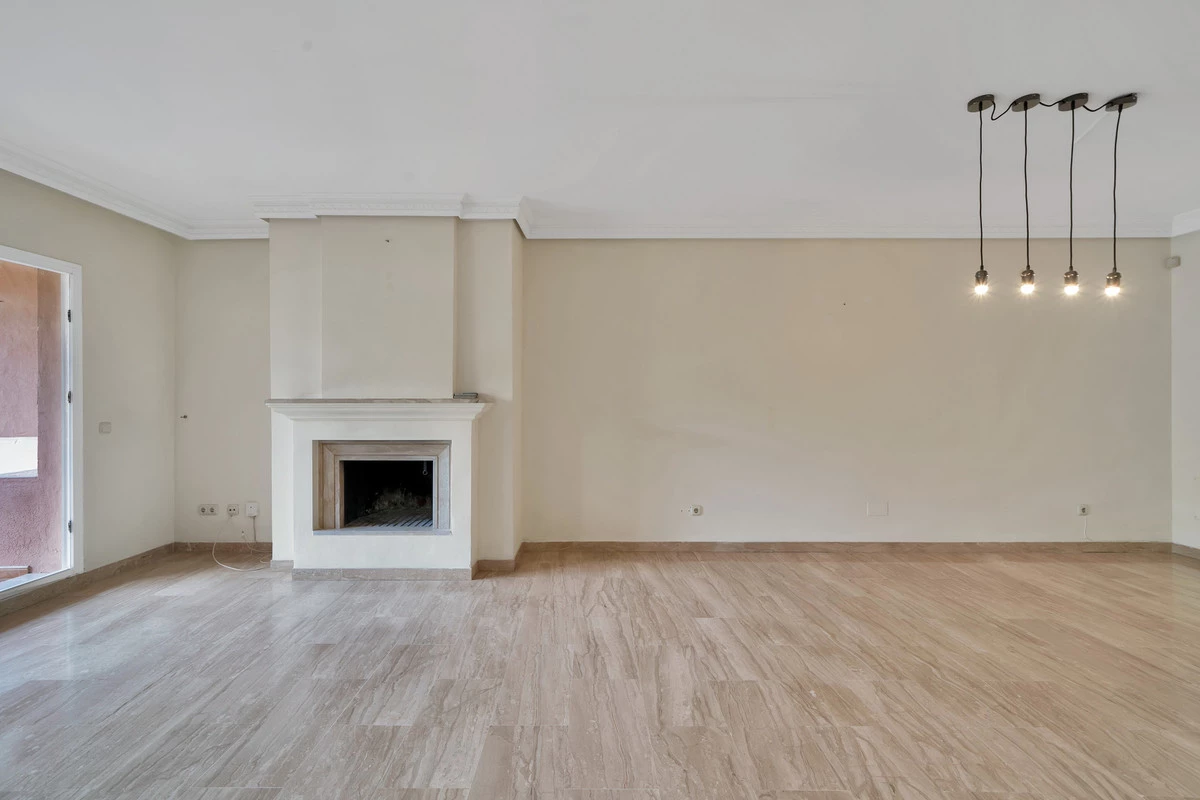 2-5bd7b9d04b45e33852eaf0ec6670150d