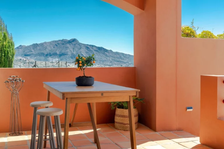 R4855651 | Townhouse in El Paraiso – € 1,095,000 – 4 beds, 3 baths