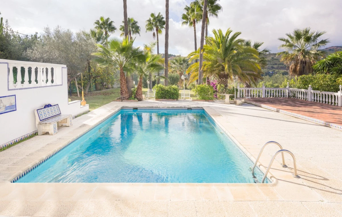 2-5bd7b9d04b45e33852eaf0ec6670150d