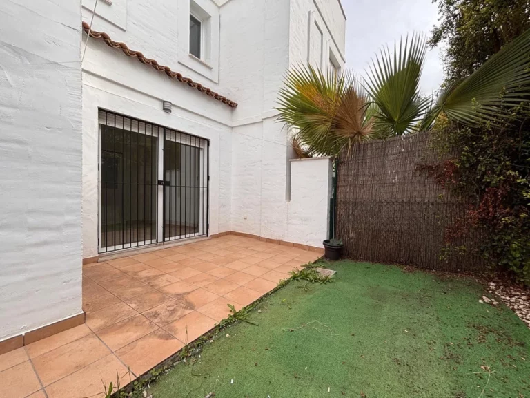R5234722 | Townhouse in Nueva Andalucía – € 595,000 – 3 beds, 3 baths
