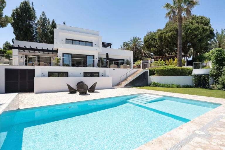 R5058385 | Detached Villa in Nueva Andalucía – € 2,990,000 – 4 beds, 4 baths