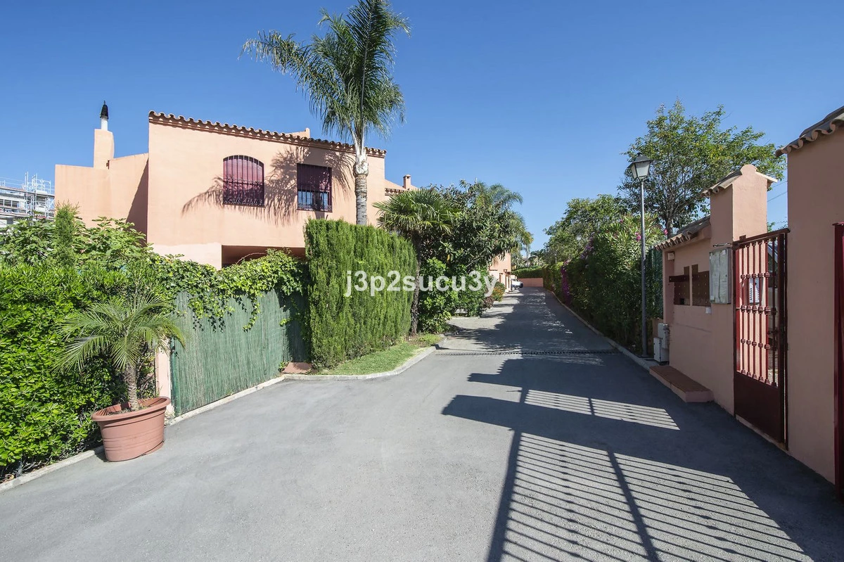 3-e898b2bb2a2fdfd06d2c39894dce8316